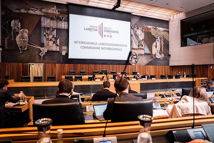 Die Sitzung der Interregionalen Landtagskommission fand heute Vormittag in Bozen statt.