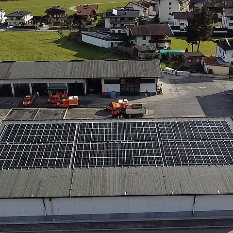 Neue Photovoltaik-Anlage für Straßenmeisterei Zell am Ziller