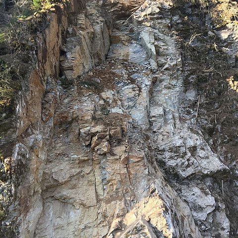 Die Abbruchstelle 250 Meter oberhalb des Flusses Schwarzach im Defereggental.